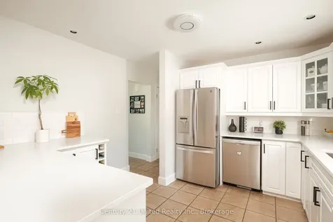 1233 Franklin Drive Peterborough ON K9H 6Z3
