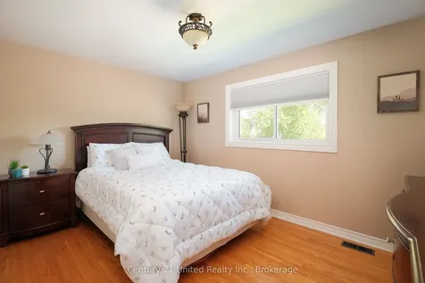 1233 Franklin Drive Peterborough ON K9H 6Z3