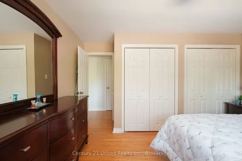 1233 Franklin Drive Peterborough ON K9H 6Z3