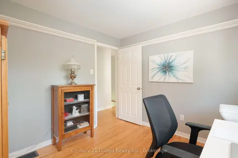 1233 Franklin Drive Peterborough ON K9H 6Z3