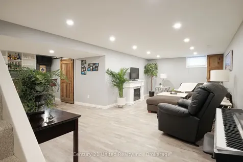 1233 Franklin Drive Peterborough ON K9H 6Z3