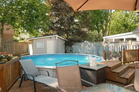 1233 Franklin Drive Peterborough ON K9H 6Z3