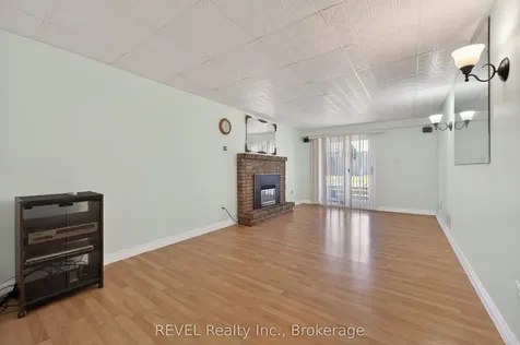 19 Lynwood Drive Hamilton ON L8E 3E7