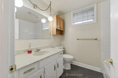 19 Lynwood Drive Hamilton ON L8E 3E7