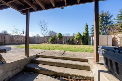 19 Lynwood Drive Hamilton ON L8E 3E7