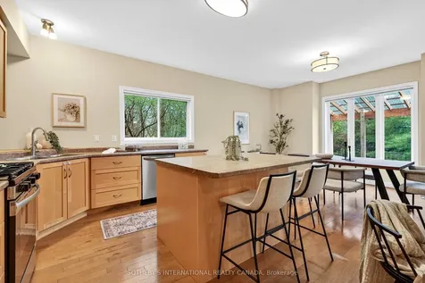 40 Maplevale Drive Hamilton ON L9G 0C5