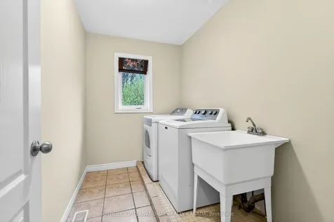 40 Maplevale Drive Hamilton ON L9G 0C5