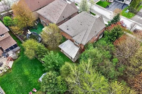 40 Maplevale Drive Hamilton ON L9G 0C5