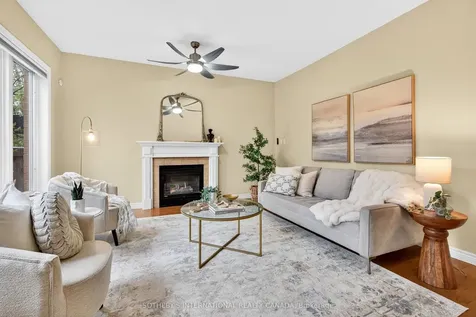40 Maplevale Drive Hamilton ON L9G 0C5