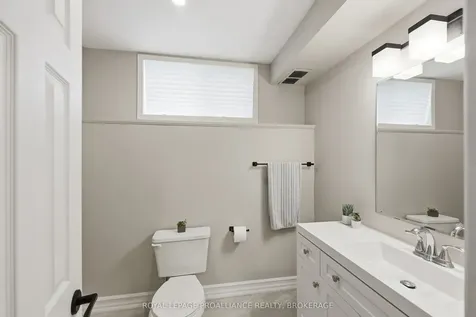 1380 Fisher Crescent Kingston ON K7M 8T2
