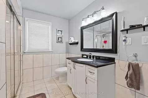 44 Chantler Road Welland ON L3C 4M5