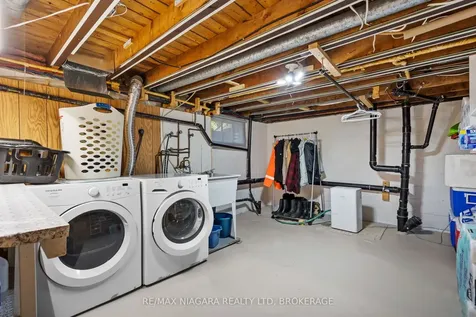 44 Chantler Road Welland ON L3C 4M5