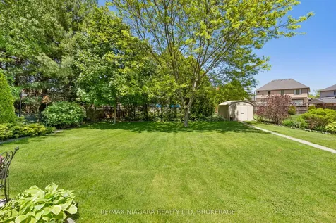 44 Chantler Road Welland ON L3C 4M5