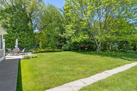 44 Chantler Road Welland ON L3C 4M5