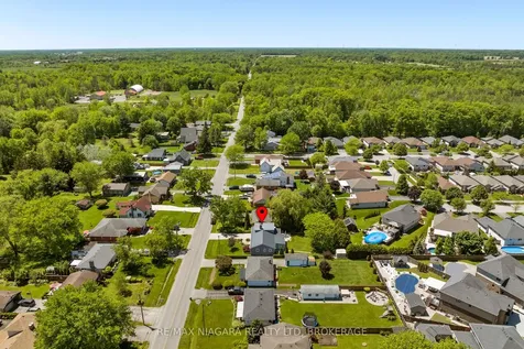 44 Chantler Road Welland ON L3C 4M5