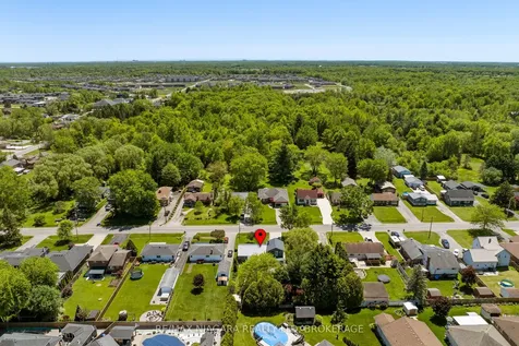 44 Chantler Road Welland ON L3C 4M5