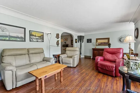 44 Chantler Road Welland ON L3C 4M5