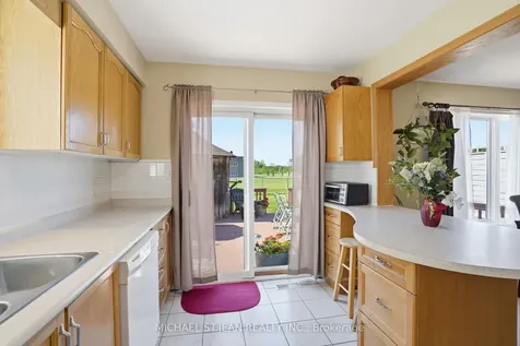 16 Woodland Drive Welland ON L3C 7C9