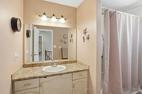 16 Woodland Drive Welland ON L3C 7C9