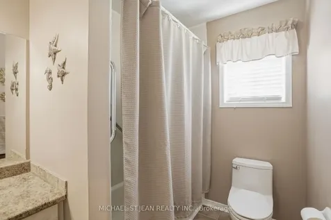 16 Woodland Drive Welland ON L3C 7C9