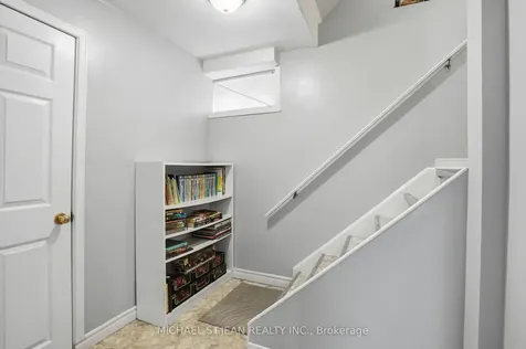 16 Woodland Drive Welland ON L3C 7C9