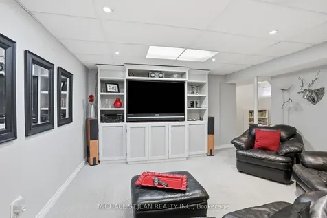 16 Woodland Drive Welland ON L3C 7C9