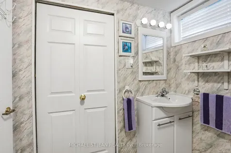 16 Woodland Drive Welland ON L3C 7C9