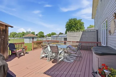 16 Woodland Drive Welland ON L3C 7C9