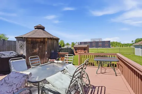 16 Woodland Drive Welland ON L3C 7C9