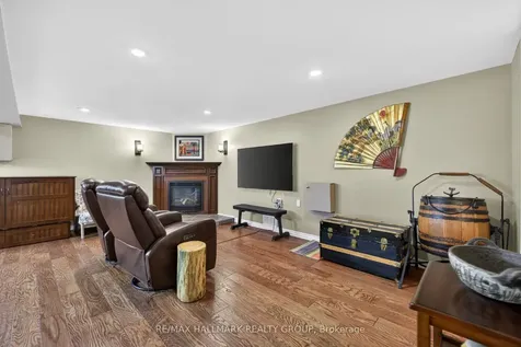 120 Abbeyhill Drive Kanata ON K2L 1H2