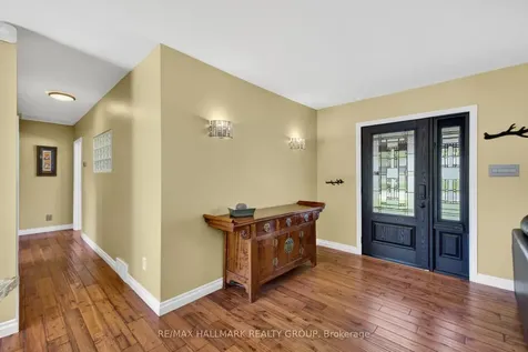 120 Abbeyhill Drive Kanata ON K2L 1H2