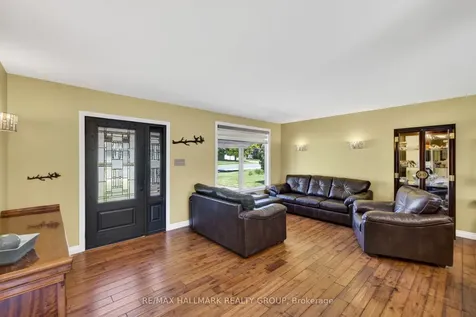 120 Abbeyhill Drive Kanata ON K2L 1H2