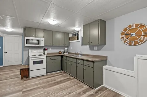 25 Mildred Avenue St. Catharines ON L2R 6J2