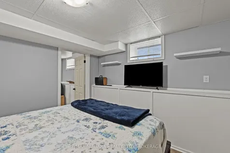25 Mildred Avenue St. Catharines ON L2R 6J2
