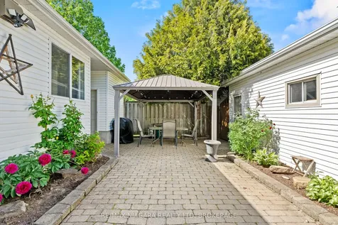 25 Mildred Avenue St. Catharines ON L2R 6J2