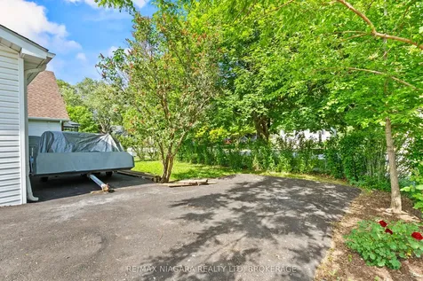 25 Mildred Avenue St. Catharines ON L2R 6J2