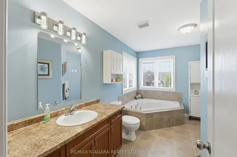 4099 Highland Park Drive Lincoln ON L3J 0L7