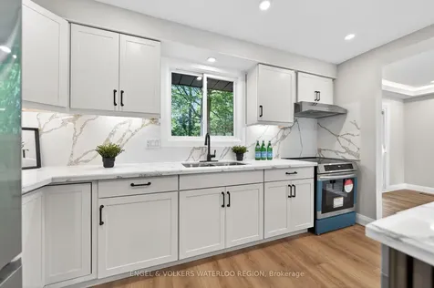 627 Glen Forrest Boulevard Waterloo ON N2L 4K1
