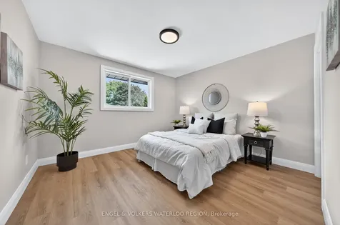 627 Glen Forrest Boulevard Waterloo ON N2L 4K1