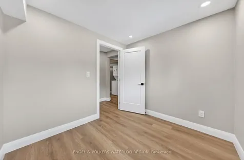 627 Glen Forrest Boulevard Waterloo ON N2L 4K1