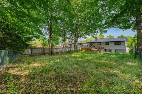 627 Glen Forrest Boulevard Waterloo ON N2L 4K1