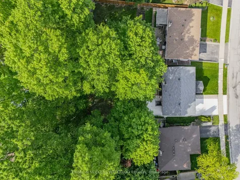 627 Glen Forrest Boulevard Waterloo ON N2L 4K1