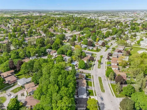 627 Glen Forrest Boulevard Waterloo ON N2L 4K1