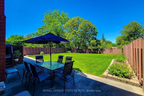 56 Teak Street Hamilton ON L8G 4W5
