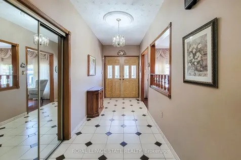 56 Teak Street Hamilton ON L8G 4W5