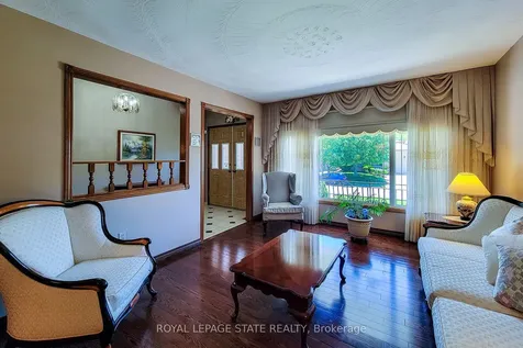 56 Teak Street Hamilton ON L8G 4W5