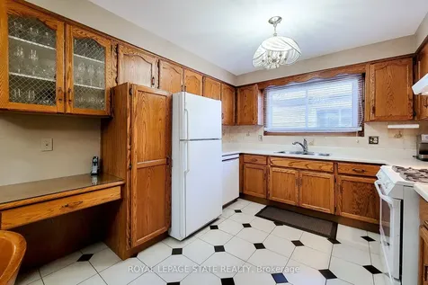 56 Teak Street Hamilton ON L8G 4W5