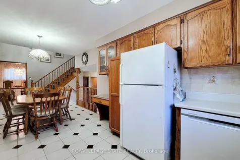 56 Teak Street Hamilton ON L8G 4W5