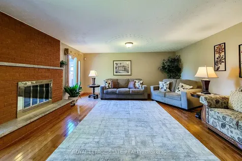 56 Teak Street Hamilton ON L8G 4W5