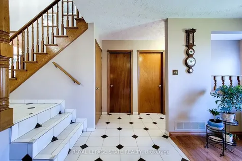 56 Teak Street Hamilton ON L8G 4W5